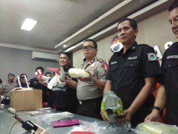 Kerjasama dengan Bea Cukai Juanda, Polda Sita Sabu Senilai Rp 7 Miliar