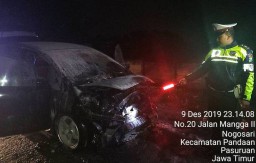 Honda Jazz Terbakar di Tol Gempol-Pandaan