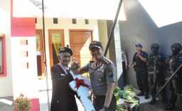 Mantan Anggota Polisi Istimewa Dihadiahi Rumah oleh Kapolda Jatim