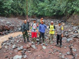 Sungai Lereng Raung Alirkan Lumpur hingga Berdampak ke Selat Bali