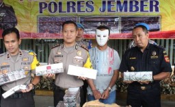 15.600 Bungkus Rokok Ilegal Asal Sumenep Disita Polres Jember