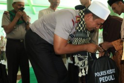 Foto: Cara Santun Polres Kediri Berikan Pesan Kamtibmas ke Warga