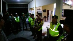 TNI-Polri di Kediri Kompak Bersepeda Motor Amankan Malam Tahun Baru