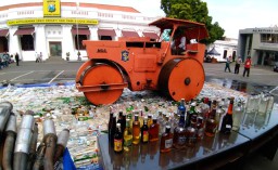 Resahkan Warga, Miras dan Knalpot Brong di Surabaya Dimusnahkan