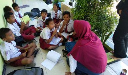 8 Siswa SD yang Terlantar di Ponorogo Akhirnya Pindah ke Sekolah Baru