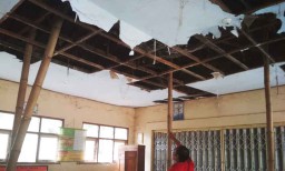 Atap Kelas Rapuh, Siswa SD di Ponorogo Belajar di Dapur Sekolah