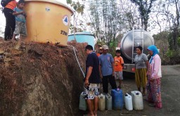 Kemarau, Pemkab Ponorogo Suplai Air Bersih di Tujuh Kecamatan