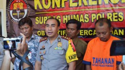 Manfaatkan Facebook, Deny Memperdaya Para Wanita dan Kuras Hartanya