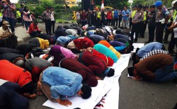 Massa Aksi Demo Prabowo di Surabaya Juga Sesalkan Kelompok Reuni 212