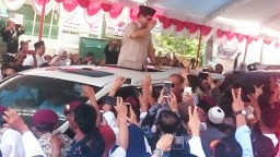 Prabowo Minta Masyarakat Teladani Gubernur Suryo