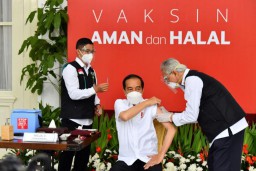 Presiden Jokowi Disuntik Vaksin Covid-19 Sinovac