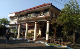 Seragam Baru Anggota DPRD Kota Probolinggo Telan Anggaran Rp 156 Juta