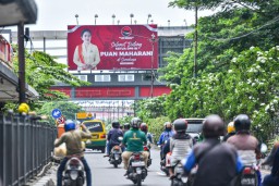 Pilihan Pembaca: Puan ke Surabaya, Truk Hantam Innova, KAI Laporkan Premanisme
