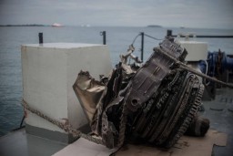 KRI Kurau Temukan Sejumlah Puing Diduga Milik Sriwijaya Air SJ 182