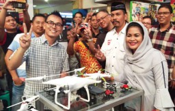 Sapa Kaum Milenial, Cawagub Puti Kunjungi Hi Tech Mall Surabaya