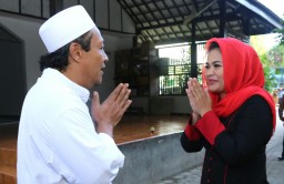 Seperti Jokowi, Cawagub Puti Guntur Kunjungi Ponpes Tremas