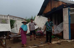 2 Kecamatan di Bojonegoro Diterjang Angin Kencang, Puluhan Rumah Roboh
