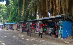 Reloksi PKL di Alun-alun Kota Blitar Terkendala Lahan