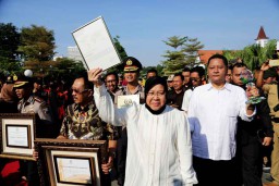 Surabaya Raih Penghargaan, Risma: Kesejahteraan Warga yang Terpenting