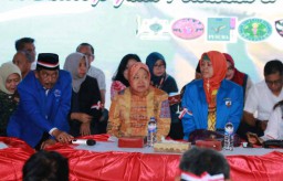 Dialog dengan Pemuda Surabaya, Risma Bahas Pendidikan dan Ketertiban