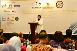 Risma Klaim 98 Persen Ekonomi di Surabaya Berasal dari Pelaku UKM 