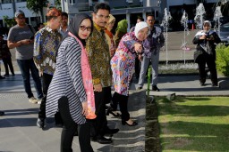Risma Diundang Raja Salman ke Arab