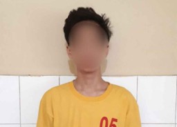 Sembunyikan Sabu Dalam HP, Dua Pemuda di Surabaya Diciduk Polisi