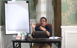 Tiru Cokroaminoto, Anwar Sadad Didik Anak Muda Belajar Politik