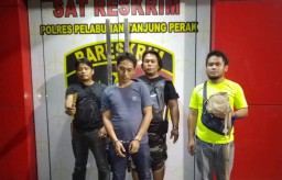 Hendak Masuk Minimarket, Pria Pembawa Pisau Disergap