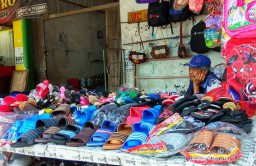 Rencana Relokasi, Pedagang Pasar Legi Blitar Resah 