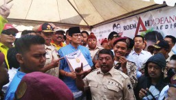 Resmikan Posko Relawan, Cawapres Sandiaga Targetkan Menang di Jatim