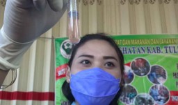 Sidak Takjil, Petugas Temukan Makanan Mengandung Zat Kimia
