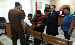 Sidang Percobaan Pembunuhan di Banyuwangi, Bu Lurah Bikin Heboh