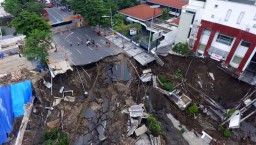 BMKG Khawatirkan Hujan di Lokasi Amblesnya Jalan Raya Gubeng