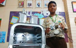 Pelajar SMP ini Ciptakan Alat Pengasapan Ikan Bebas Polusi