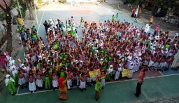 Siswa SDN Kapasari 8 Surabaya Deklarasikan Kurangi Sampah Plastik