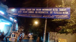 Beredar Spanduk Warga Surabaya Siap Melawan Terorisme