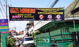 Spanduk Provokatif Soal Larangan Tahun Baru Dicopot Warga di Malang