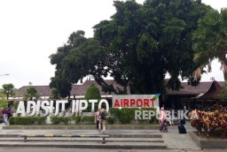 Aspal Landasan Terkelupas, Aktivitas Bandara Adisutjipto Terganggu