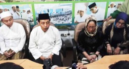 Minta Maaf Soal Puisi, Sukmawati Sambangi Kantor PWNU Jatim