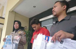 Nyaru Supervisor, Pemuda ini Embat Puluhan Handphone
