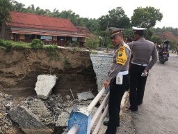 Tak Ingin Seperti Jembatan Widang, Polisi Survei Jembatan Rawan Runtuh