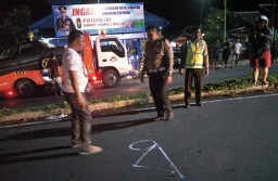 Diduga Sopir Mabuk, Honda Civic Tabrak Motor