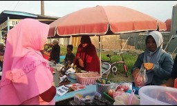 Berburu Takjil Buka Puasa di Pasar Dadakan Mojokerto