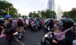 Pembagian Takjil di Bambu Runcing Jadi Incaran Copet, 5 HP Digondol