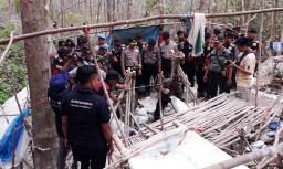 Aparat Gabungan Gerebek Tambang Emas Liar di Jember