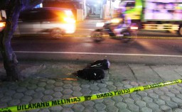 Dua Tas Mencurigakan Tergeletak di Pinggir Jalan, Warga Lapor Polisi