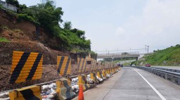 Waspadai Km 51 Tol Gempol-Pandaan, Ada Tebing Longsor