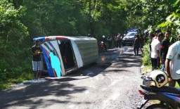 Bus Rombongan Pengantin Terguling di Ponorogo, 8 Penumpang Terluka