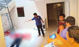 Bersihkan Kaca di Perumahan Mewah, Pria ini Tewas Jatuh dari Lantai 2